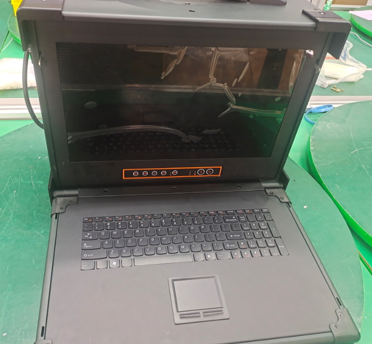 PWS-6173B01-17.3寸上翻便携机